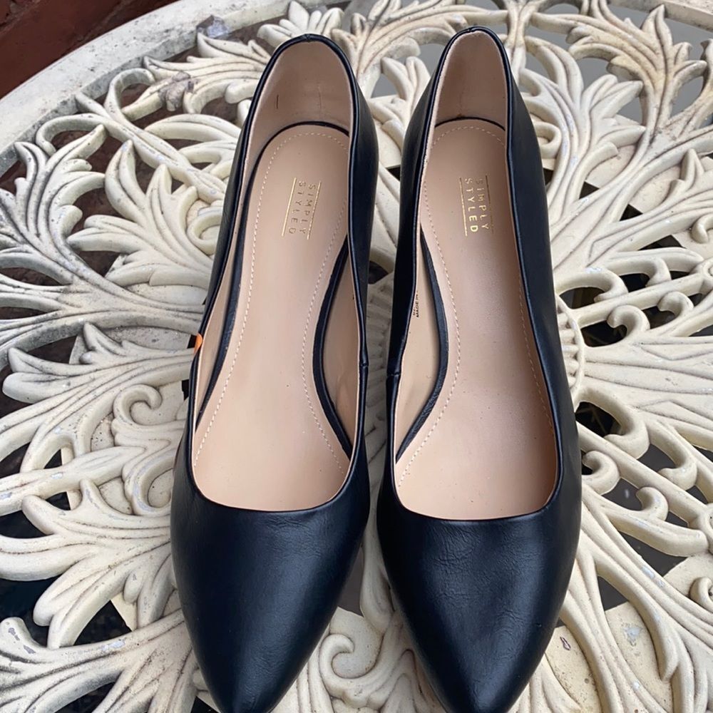 Simply Styled heels sz. 9.5 medium